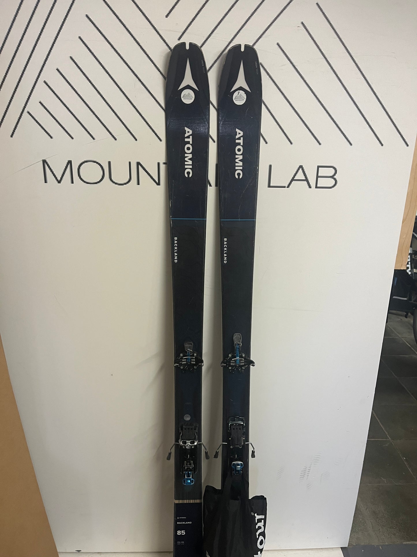 Atomic Backland 85 + Salomon MTN binding + Contour Hybrid vellen - Mountain Lab