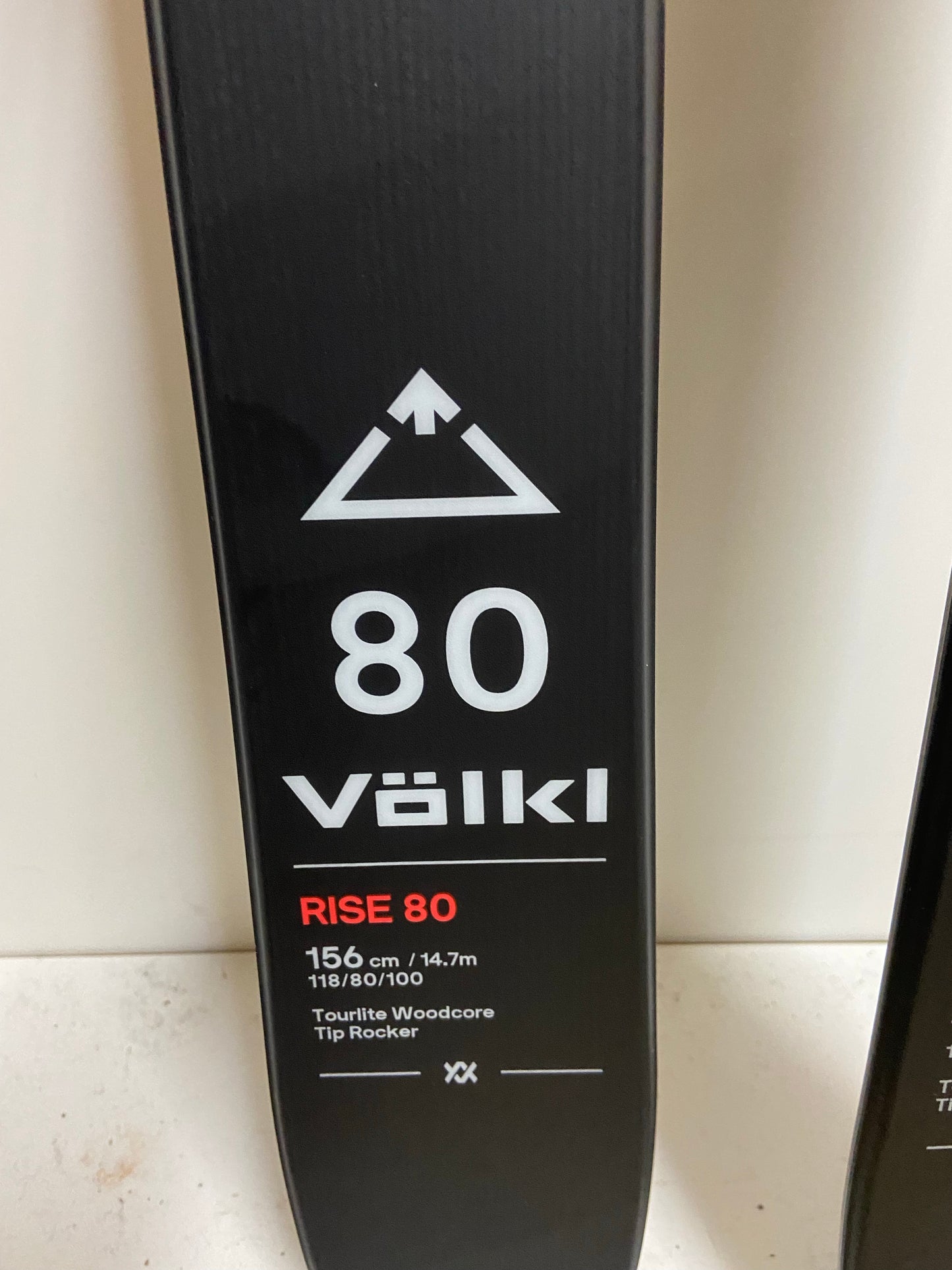 VERHUUR - Volkl Rise 80 (156cm) + Marker Alpinist 8 + Contour Hybrid vellen