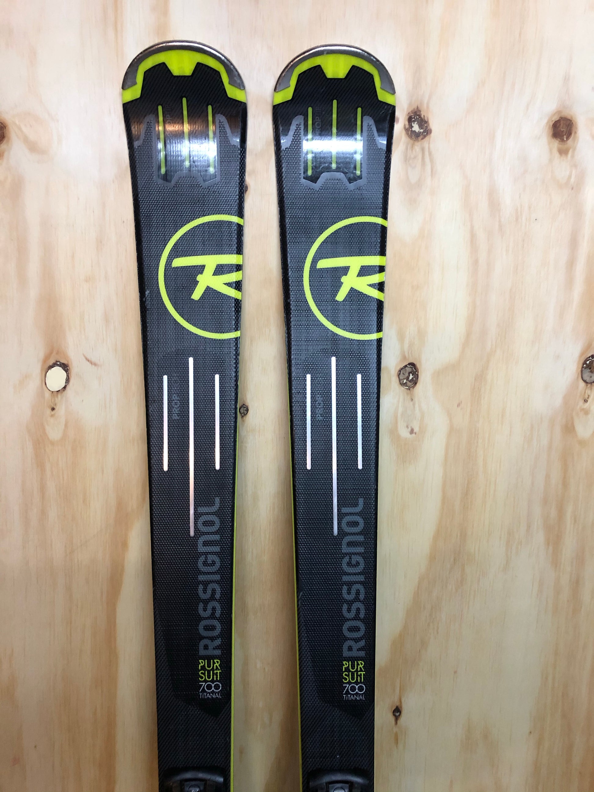 Ski Rossignol Pursuit 700